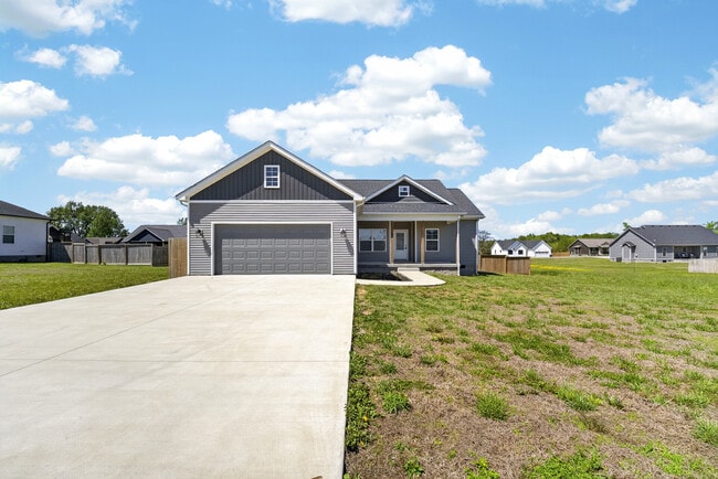 Building Photo - 147 Greenbriar Ln