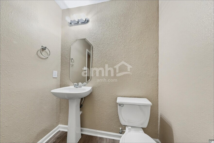 Building Photo - 16311 Hayesford Ln
