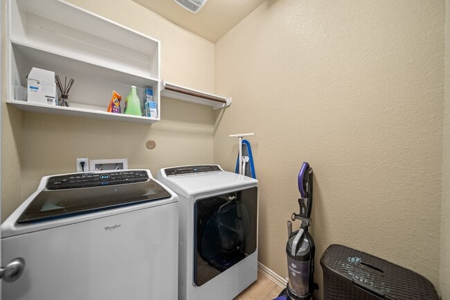 Building Photo - 13106 Riata River Ln