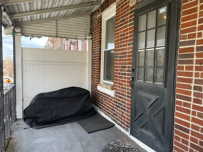 Building Photo - 684 85th St