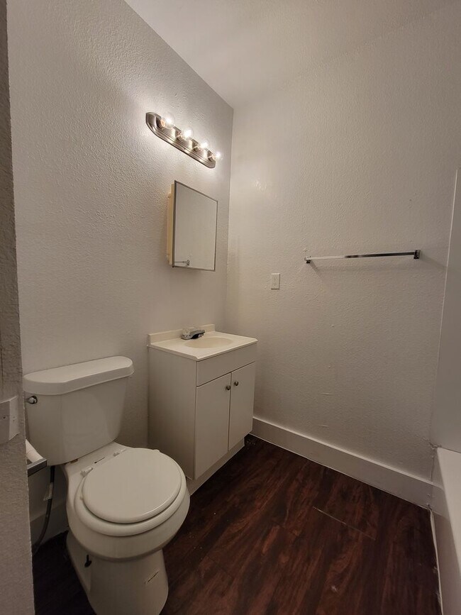 Building Photo - Charming 3-Bedroom Home in the Heart of Sa...