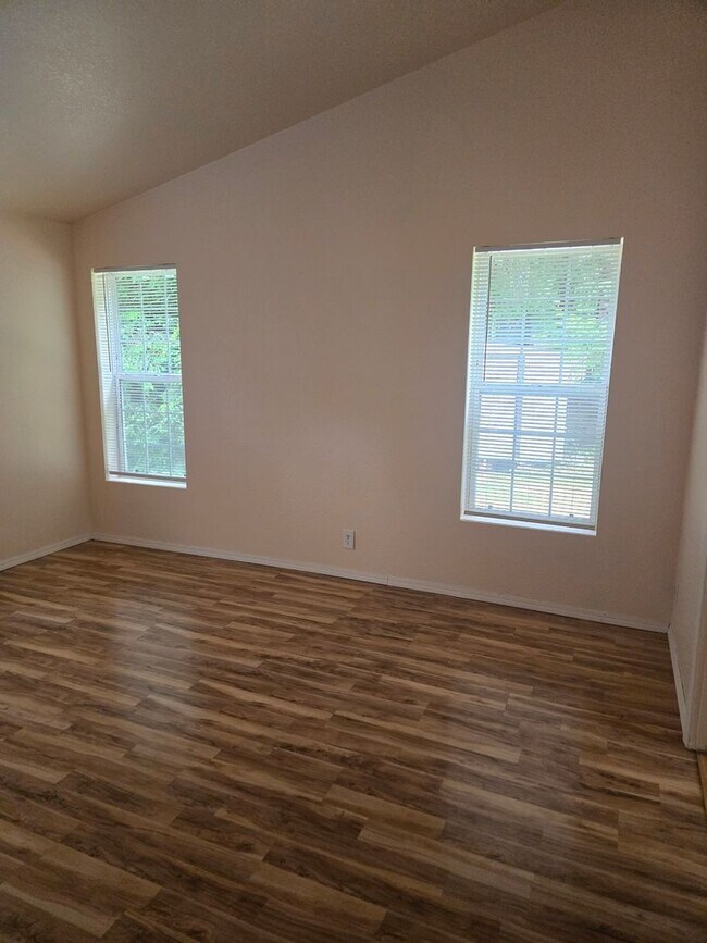 Building Photo - STATUS: PENDING APPLICATION- R10B | $1995 ...