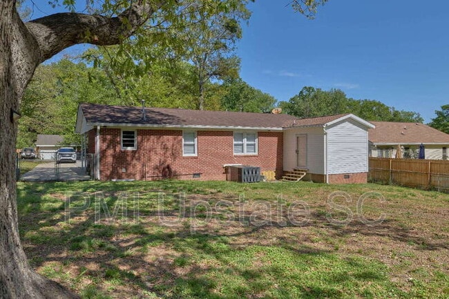Building Photo - 102 Tiffany Dr