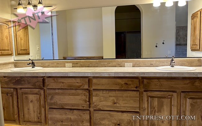 Building Photo - Home in Forest Trails HOA
