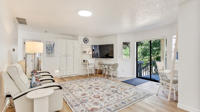 Building Photo - 8411 SE Clatsop Ct