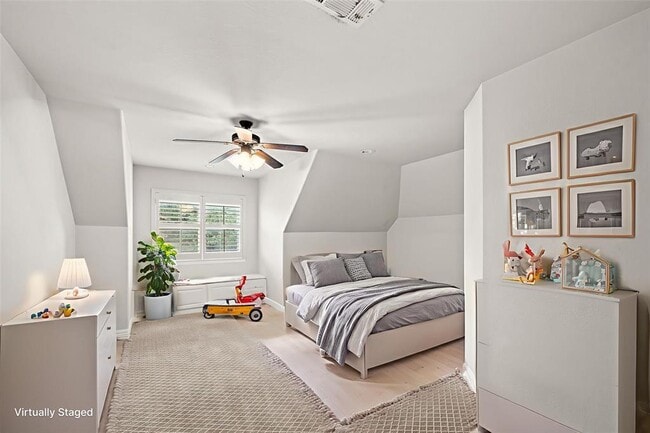 Building Photo - 365 Green Park Dr