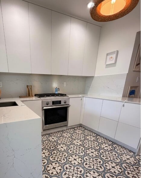 Building Photo - 1345 SW 60th Ct