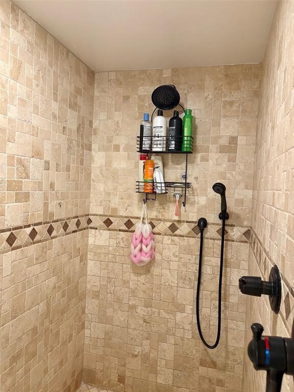 Building Photo - 2112 S Cypress Bend Dr