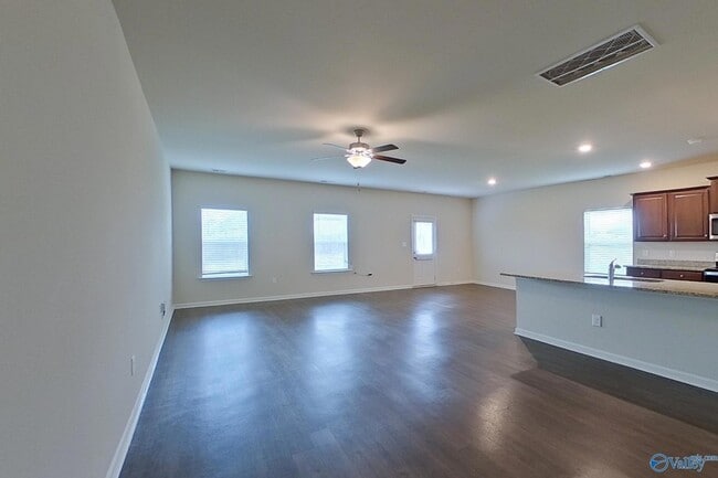 Building Photo - 1067 Pilgrim Ln