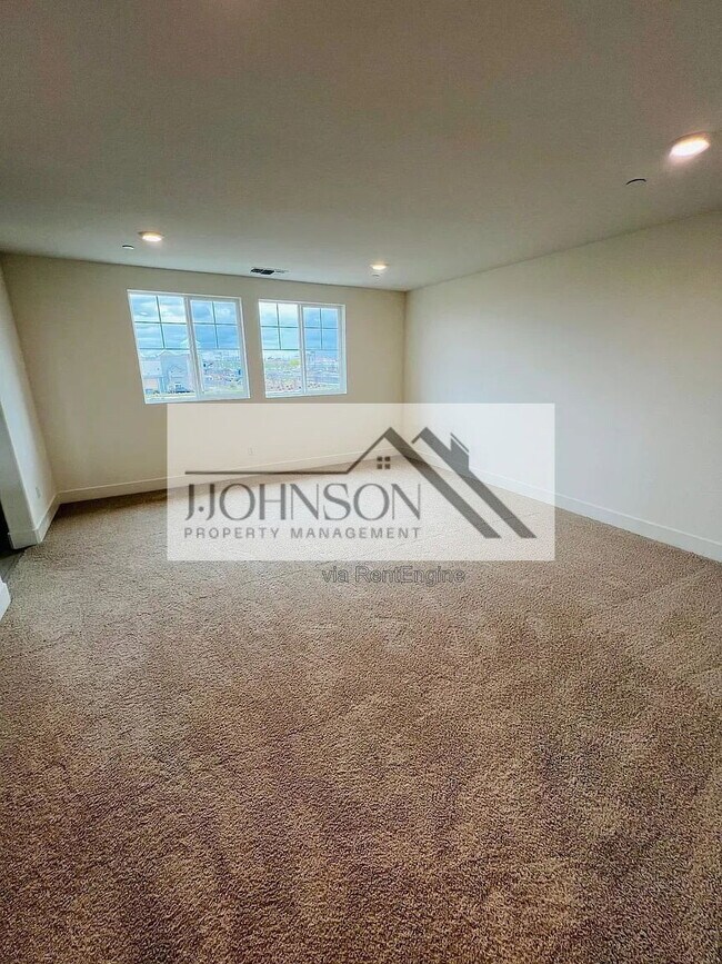 Building Photo - 16492 Bandon Ln