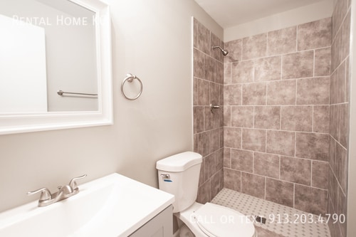 Building Photo - 1224 E Cothrell-