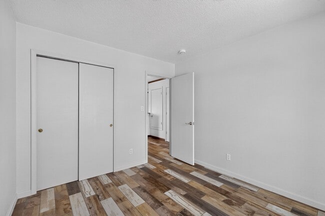 Building Photo - 624 Torretta Dr SW