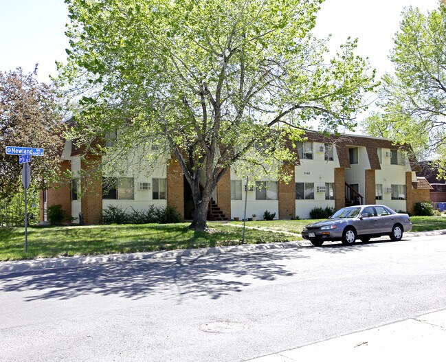 Primary Photo - 7250-7290 Newton Street
