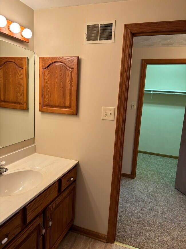 Building Photo - 309 Dogwood Dr
