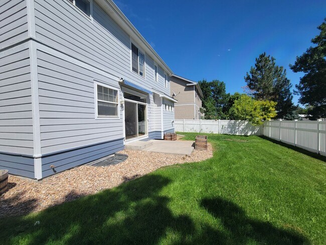 Building Photo - West Longmont 2 story single family home f...