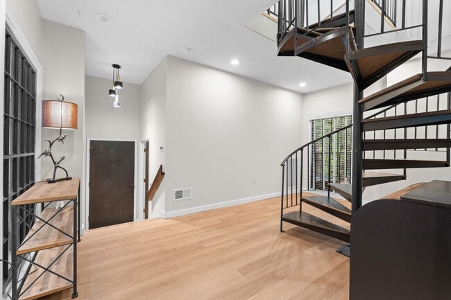 Building Photo - 211 Wendwood Dr