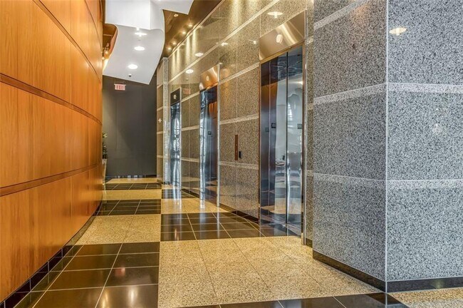 Building Photo - 3338 Peachtree Rd NE