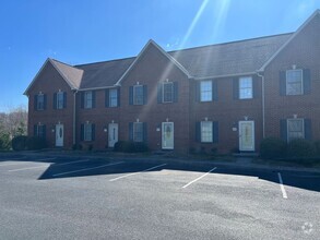 Building Photo - 2 bedroom, 2 bath Condo with Garage 5 mins...