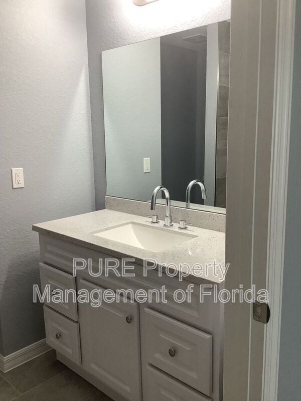 Building Photo - 2629 SW 175 Loop