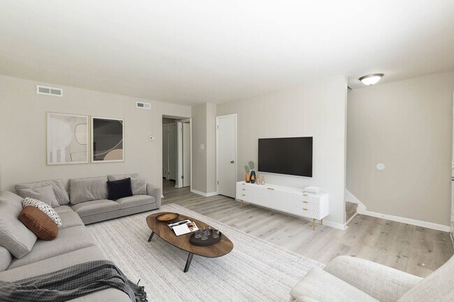 Building Photo - 209 Johnson St