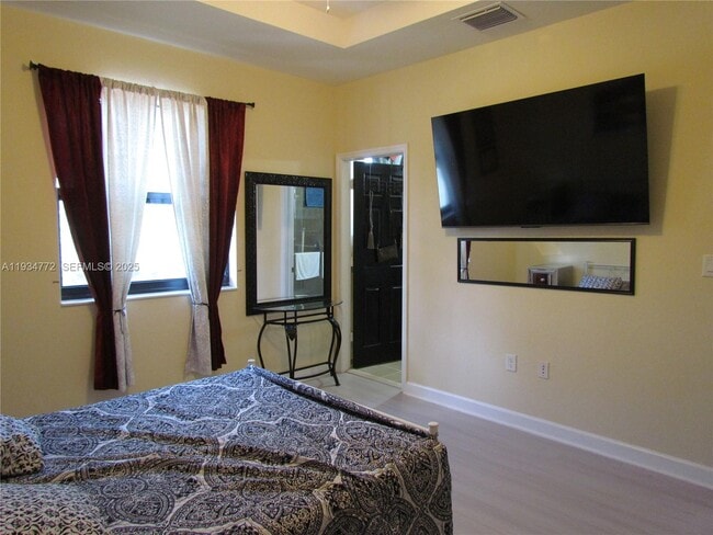 Building Photo - 11564 SW 151 Ave