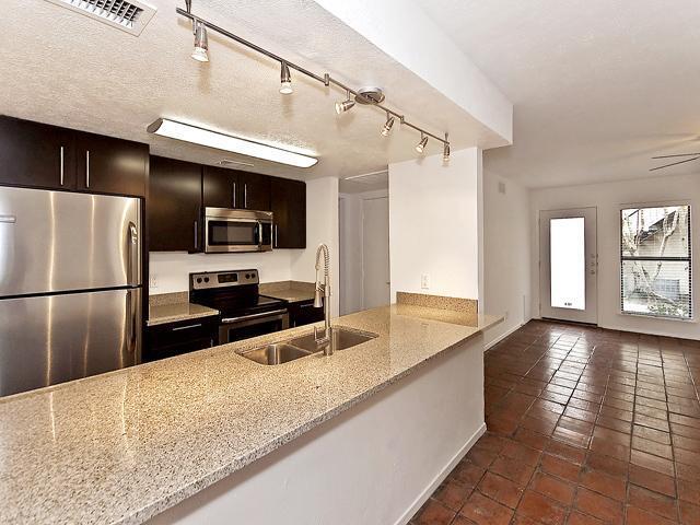 Building Photo - 5909 Birchbrook Dr