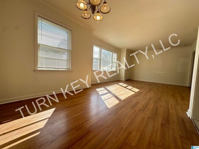 Building Photo - 1008 Shelton St