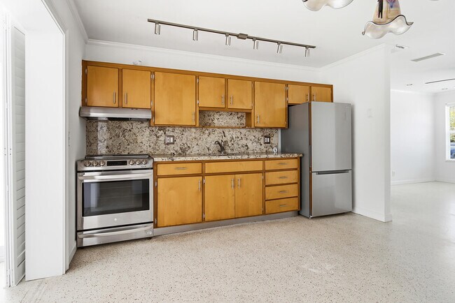 Building Photo - 205 Rutland Blvd