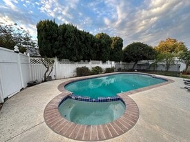 Building Photo - 11 Deerwood E