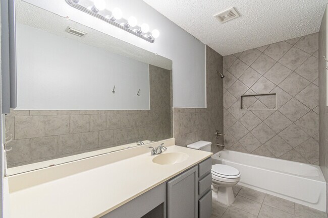 Building Photo - 1519 Jasmine