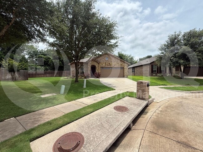 Building Photo - 606 Corbin Dr