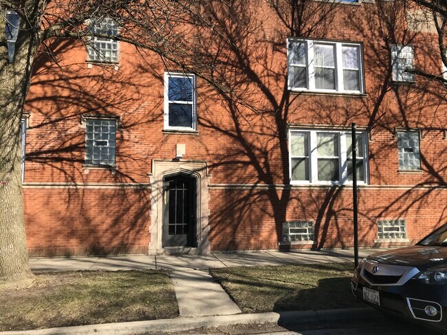 Building Photo - 5201 N Latrobe Ave