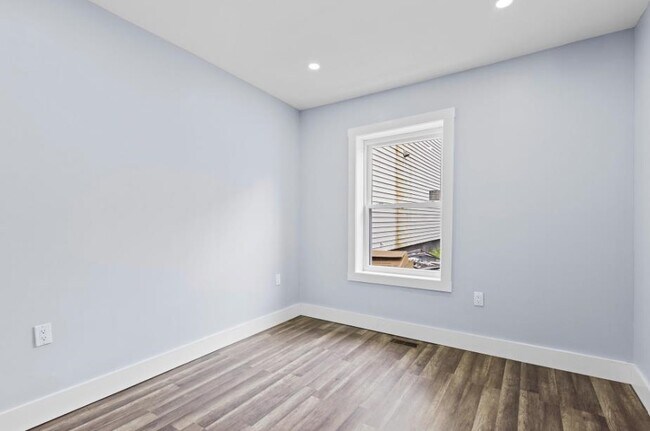 Building Photo - 392 Palisade Ave