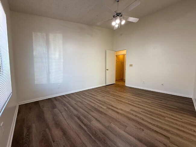 Building Photo - "Charming 3-Bed Oasis with Scenic Views in...