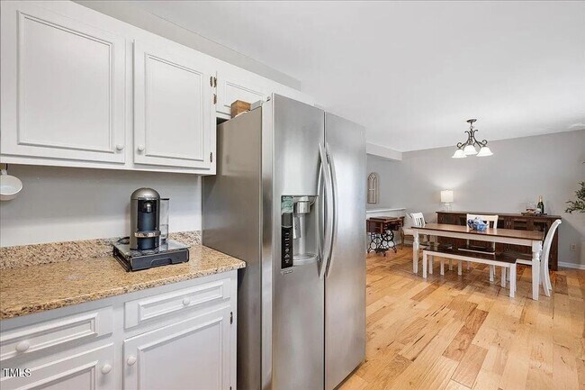 Building Photo - 3 Bedroom Home in Heart of Raleigh!