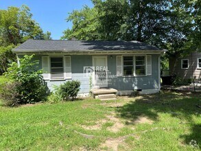 Building Photo - Cute Renovated 2bd/1ba Available Now!