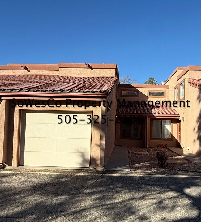 Primary Photo - 2 Bedroom Furnished Monthly Rental in Coun...