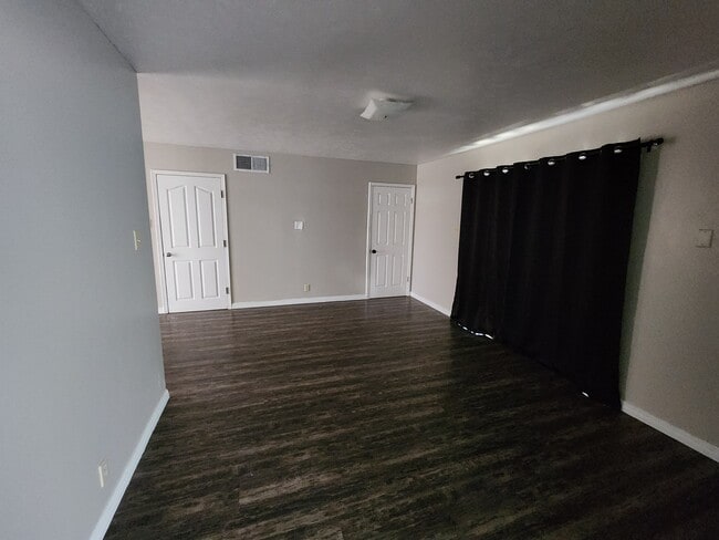 Dining Room - 5109 Bastille Ave
