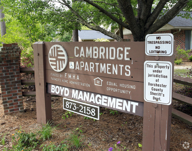 Building Photo - Cambridge Apartments