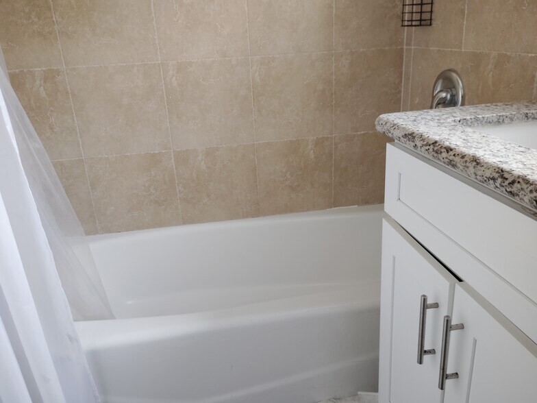 Building Photo - 1840 S Coast Hwy