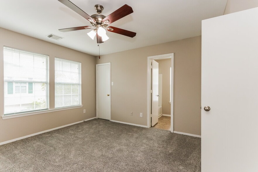 Building Photo - 1671 Nichole Woods Dr
