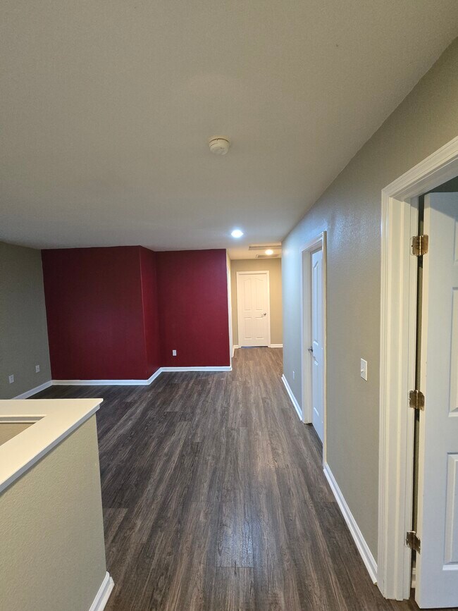 Building Photo - 2761 Whitney Dr