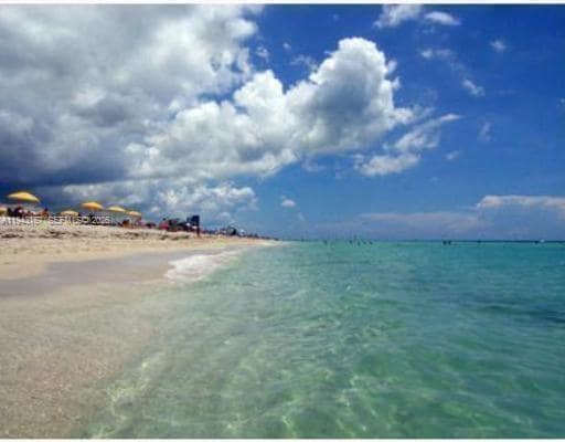 Building Photo - 100 Lincoln Rd