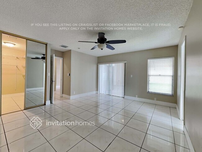 Building Photo - 11520 Whisper Sound Dr