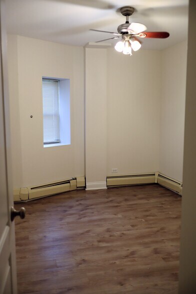 Building Photo - 5412 S Drexel Ave