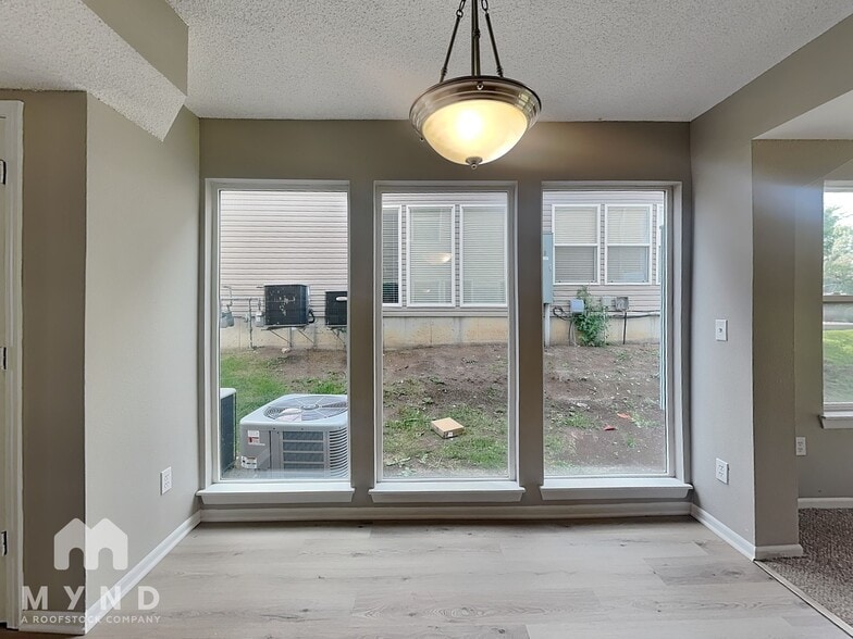 Building Photo - 2016 Hickoryleaf Ln