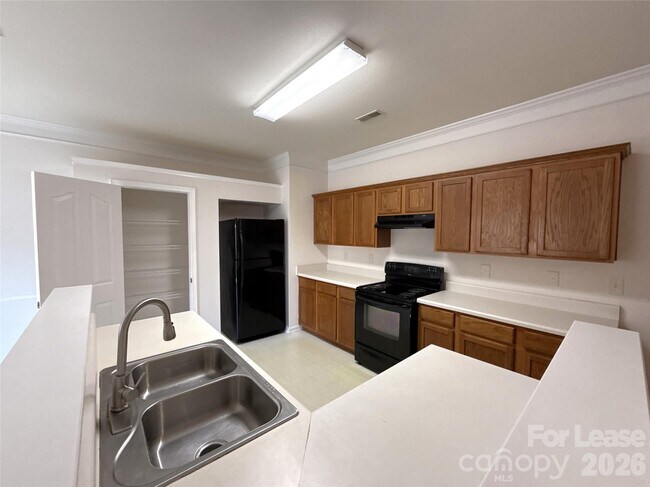 Building Photo - 2807 Forest Grove Ct