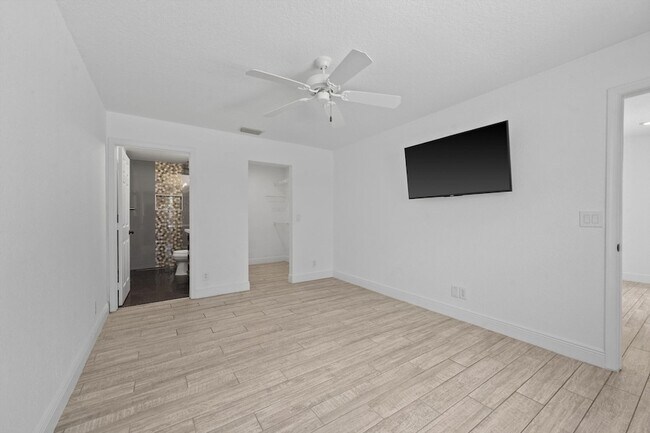 Building Photo - 3800 Miramontes Cir