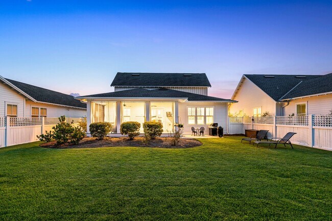 Building Photo - 245 Log Landing St