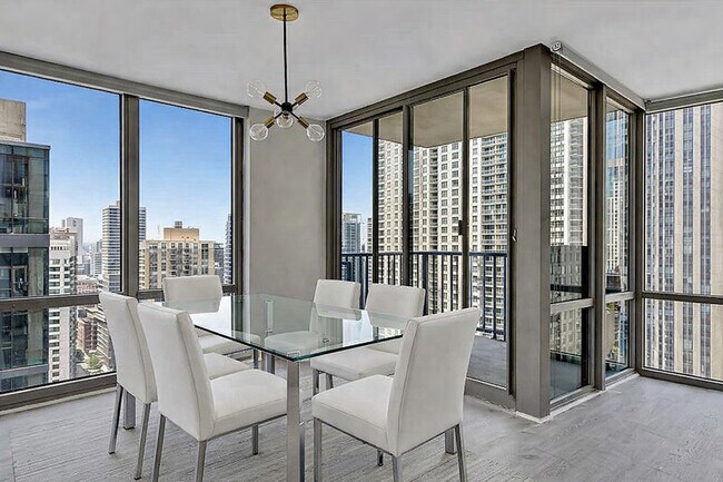 Building Photo - 2 E Erie St